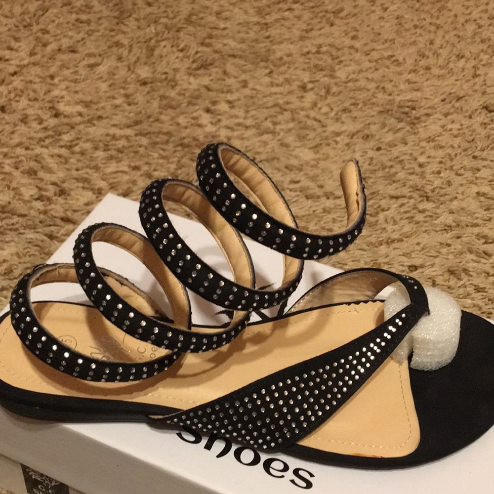 Black and rhinestone "slinky" sandal